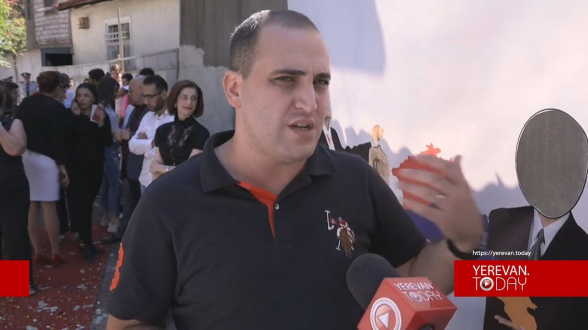 Եթե մեքենայի վրա «Սուտ Նիկոլի» փոխարեն «Դուխով» լիներ, մեքենան չէին կանգնեցնի. Նարեկ Սամսոնյան